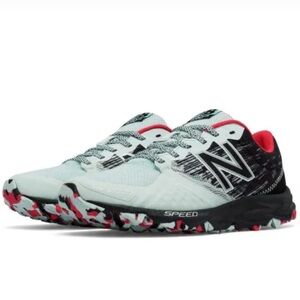 New Balance Women's 690v2 Trail Running Shoes